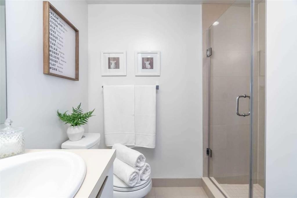 New Superior Lakeview Luxury Top Floor 3-Bedroom Suite On 48Th Floor Toronto Kültér fotó