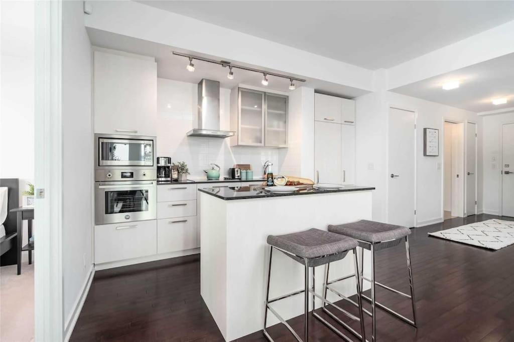 New Superior Lakeview Luxury Top Floor 3-Bedroom Suite On 48Th Floor Toronto Kültér fotó