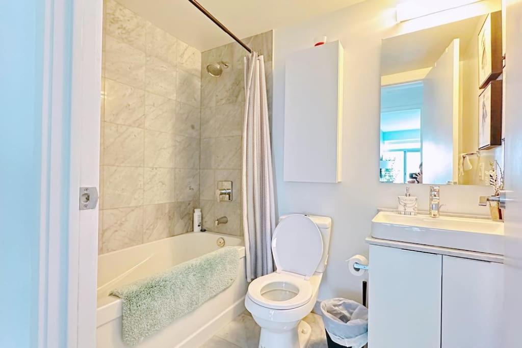 New Superior Lakeview Luxury Top Floor 3-Bedroom Suite On 48Th Floor Toronto Kültér fotó