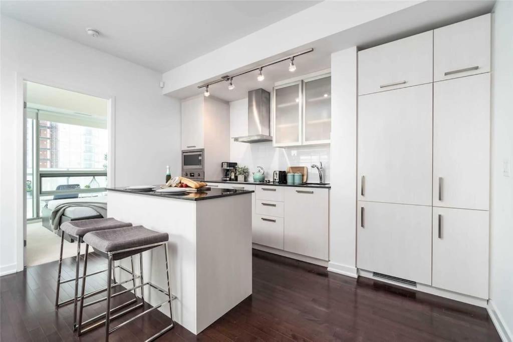 New Superior Lakeview Luxury Top Floor 3-Bedroom Suite On 48Th Floor Toronto Kültér fotó