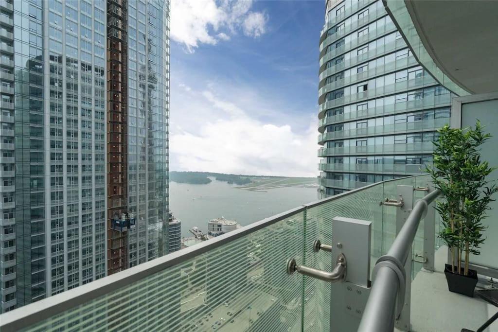 New Superior Lakeview Luxury Top Floor 3-Bedroom Suite On 48Th Floor Toronto Kültér fotó