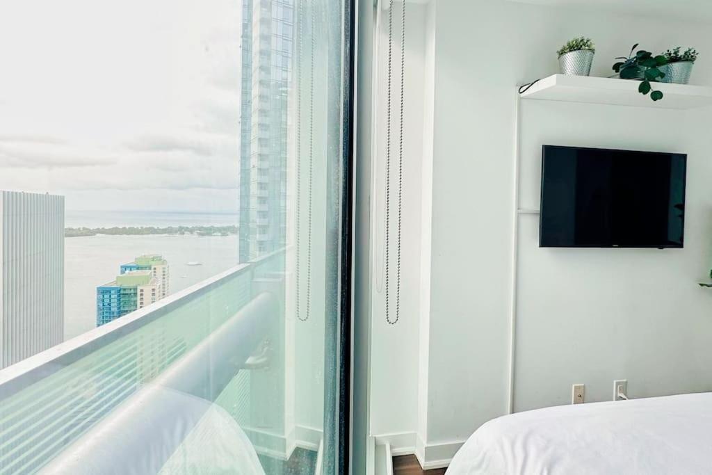 New Superior Lakeview Luxury Top Floor 3-Bedroom Suite On 48Th Floor Toronto Kültér fotó